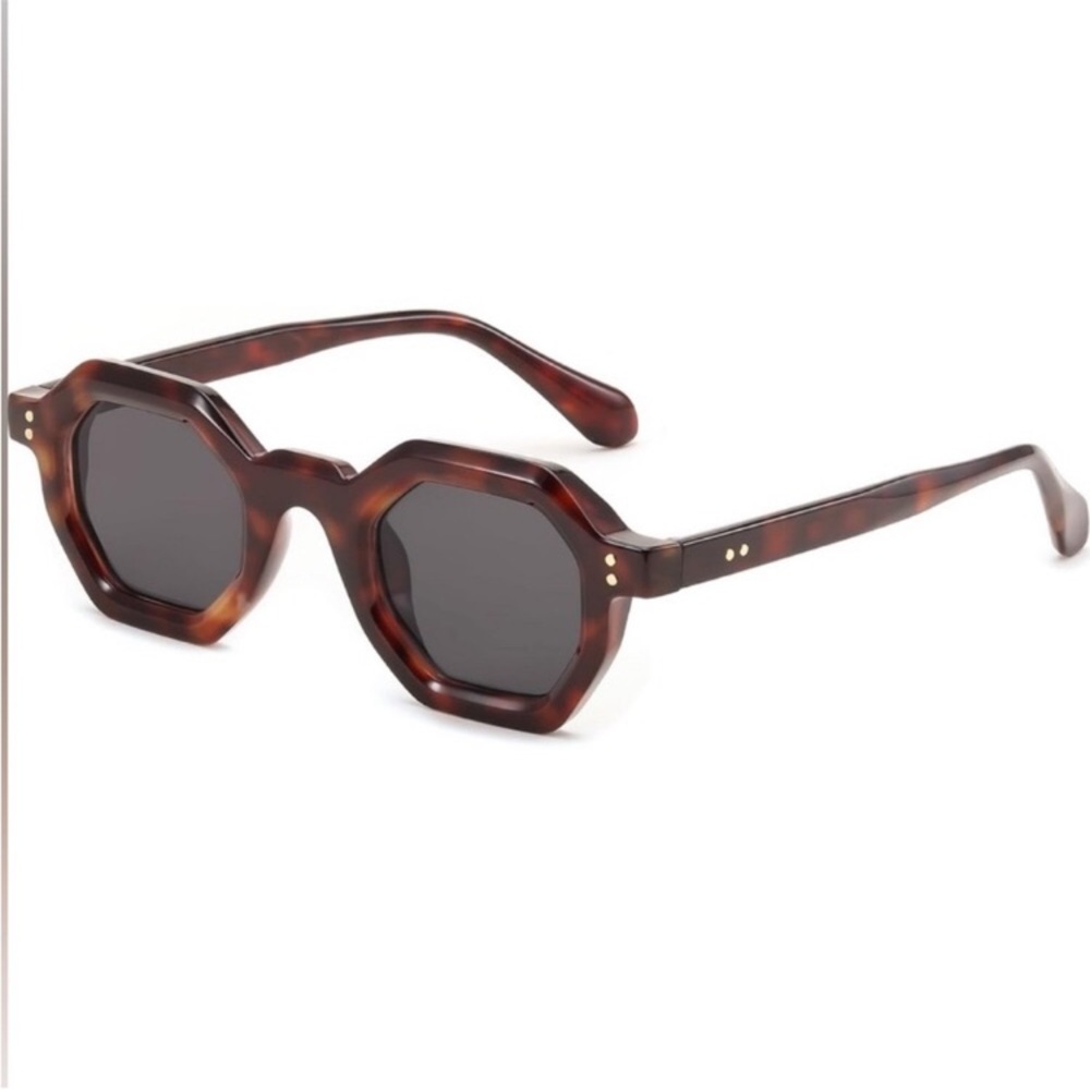 Stylish Tortoiseshell Sunglasses for women *NEW*